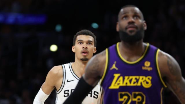 1708762118846086788.png MK体育直播-詹皇归来破局!湖人新五虎渐入佳境:完全体6胜0负