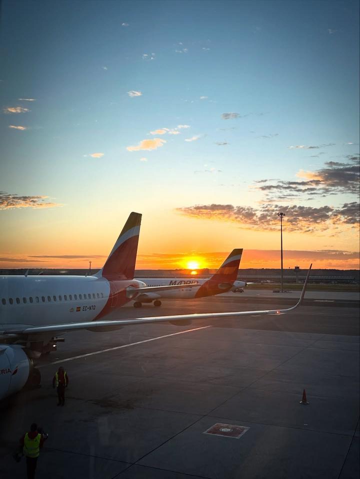 转会窗真正的顶流！罗马诺晒转会稿件，密密麻麻&amp;amp;从早忙到晚