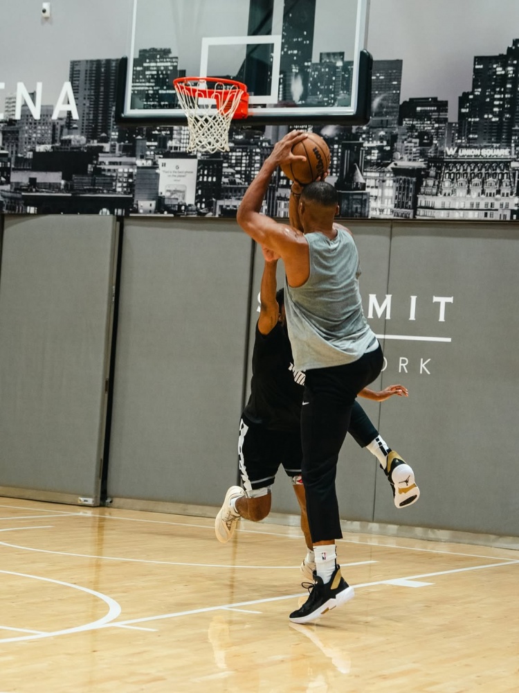 为下一站做准备！威少更新社媒 转发一组今日的训练照