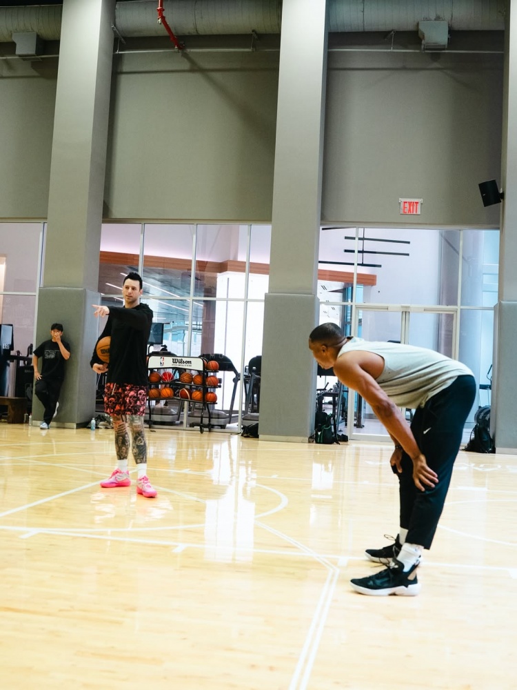 为下一站做准备！威少更新社媒 转发一组今日的训练照