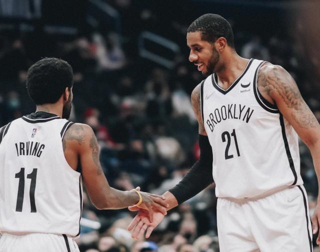 MK体育资讯-赛季第5战砍下30分！欧文享受挑战 全队赞不绝口